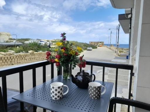 Aloha Apartments Marsalforn Bagian luar foto