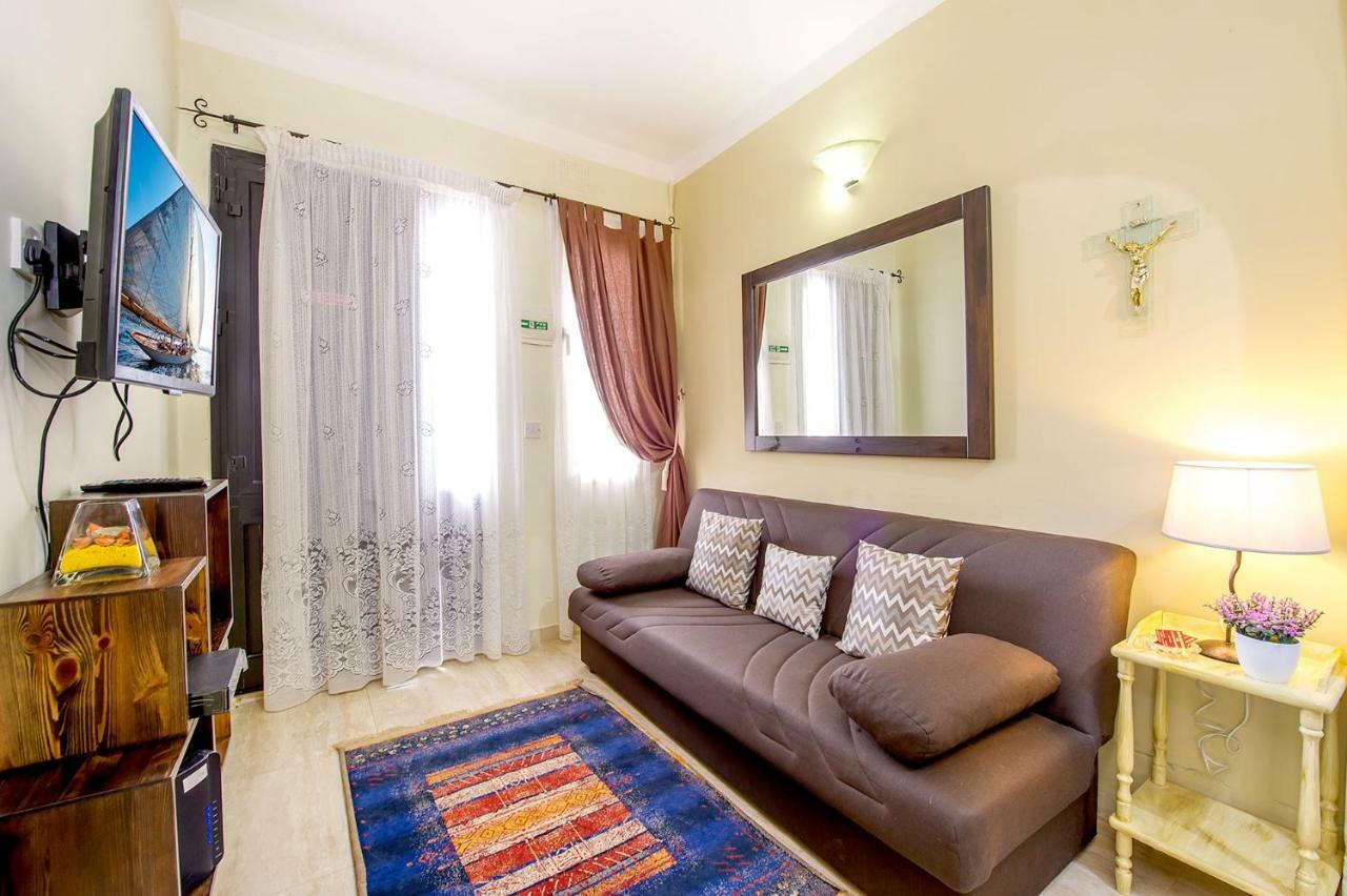 Aloha Apartments Marsalforn Bagian luar foto